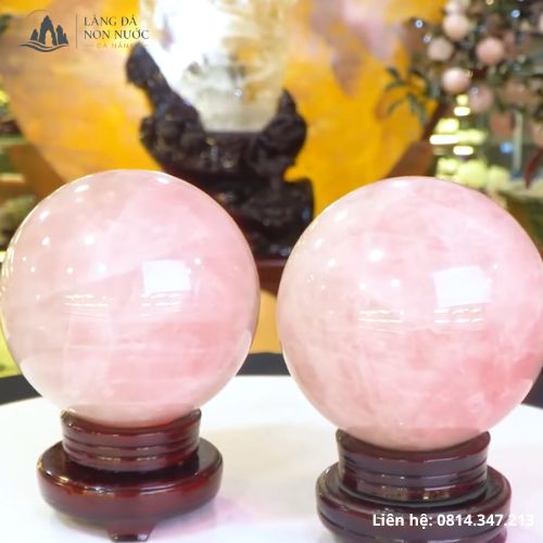 Quả cầu thạch anh hồng: Hợp ai, có ý nghĩa gì và mua ở đâu?